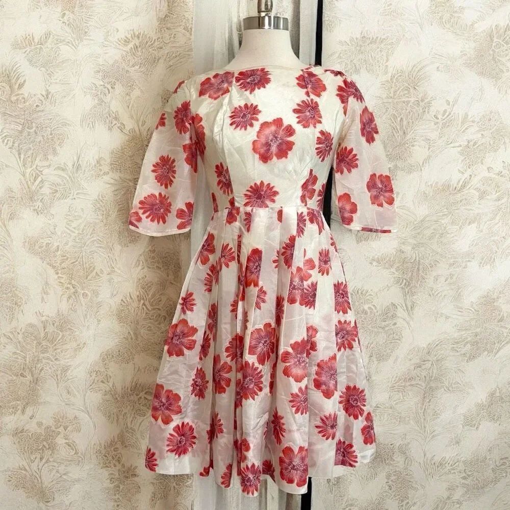 Vintage 1960s White Floral Swing Skater Flare Dress Small Pinup Mod Classic